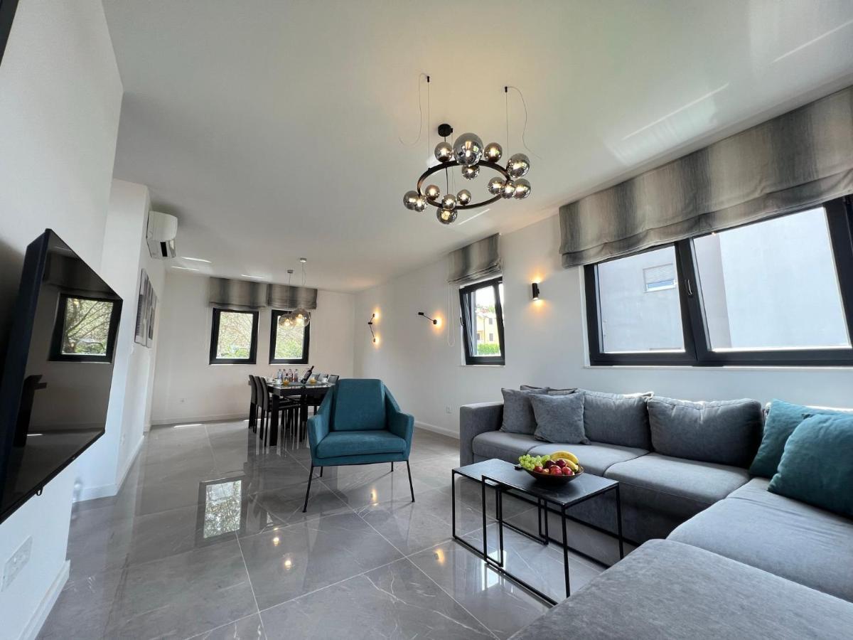 Beachfront House Olbia With Private Parking Trogir Exterior photo
