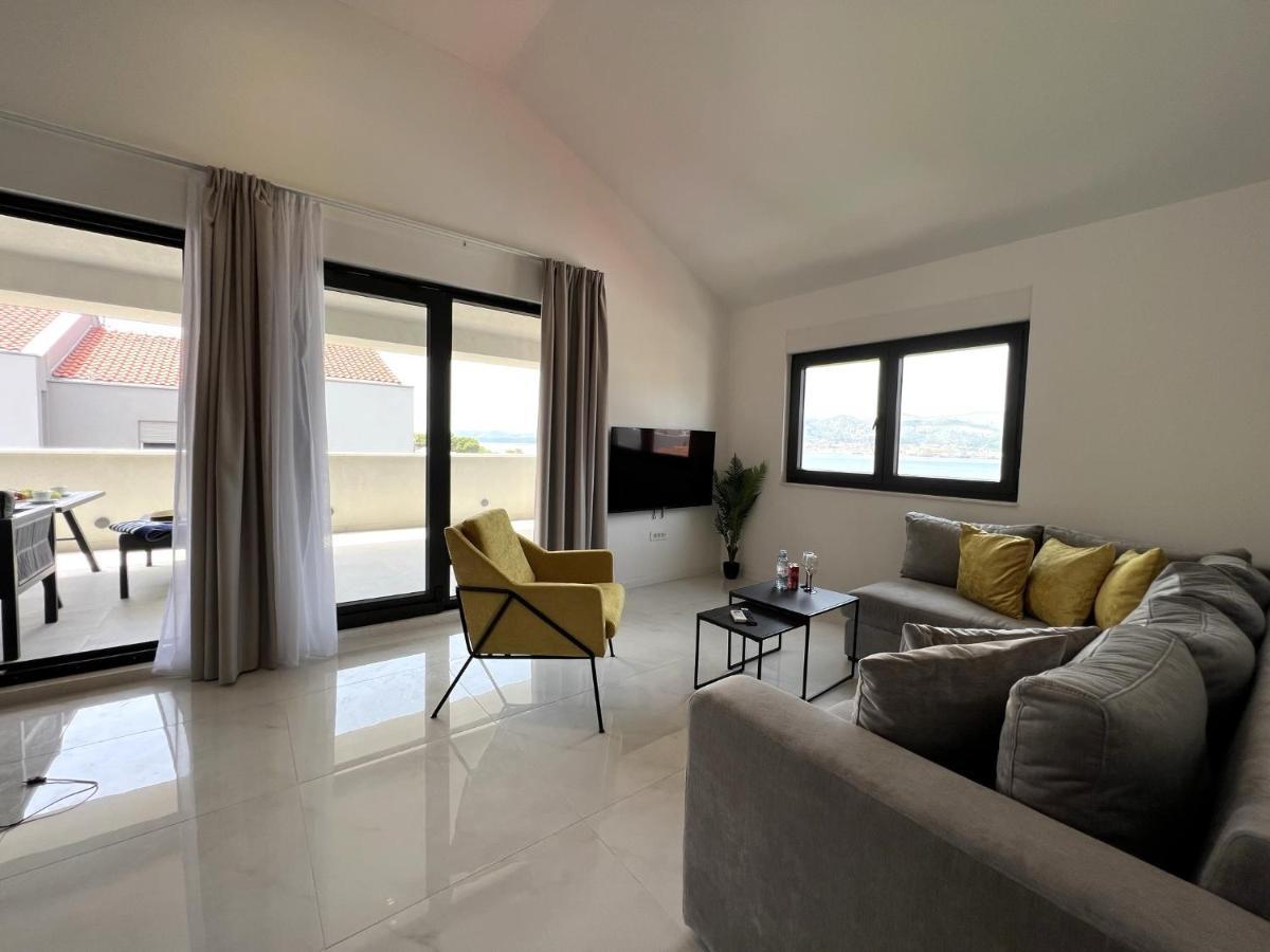 Beachfront House Olbia With Private Parking Trogir Exterior photo