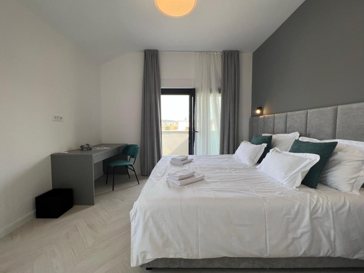 Beachfront House Olbia With Private Parking Trogir Exterior photo